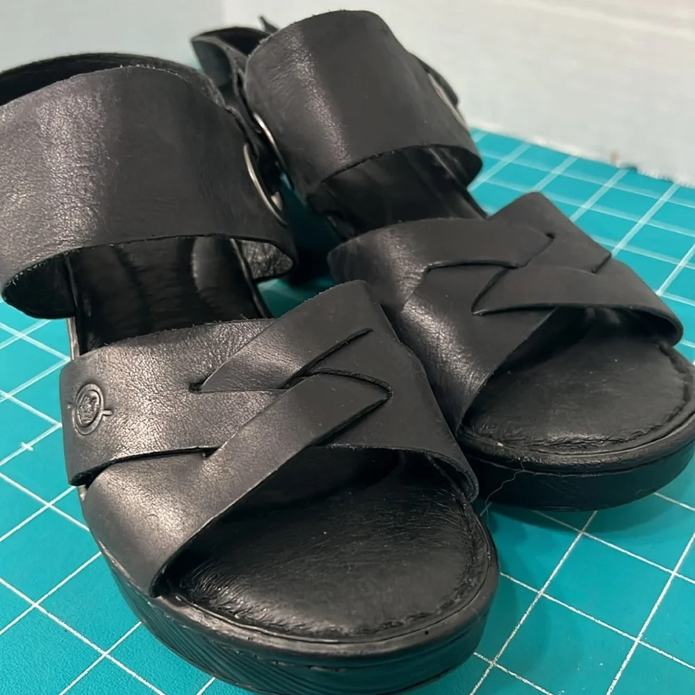 Born Blk Leather Ankle Strap heeled sandals - Picture 5 of 6